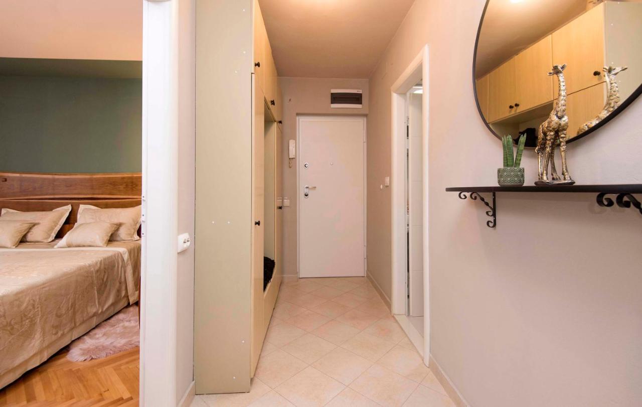 New Apartment Neda 奥米什 外观 照片